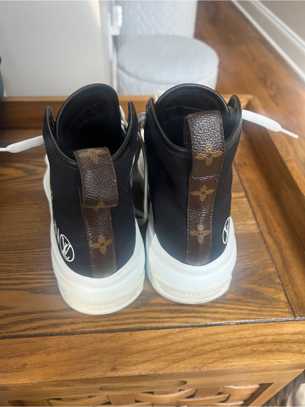 Louis Vuitton Black and White High-Top Sneakers with LV Logo - Picture 3 of 4
